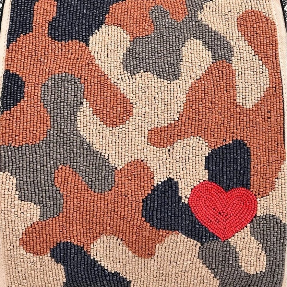 AMERICA & BEYOND DON’T HIDE YOUR HEART TOTE NWOT - Picture 3 of 8